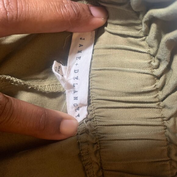 JANE AND DELANCEY WOMENS SMALL PAPER BAG SHORTS OLIVE ARMY GREEN CARGO - Picture 13 of 15